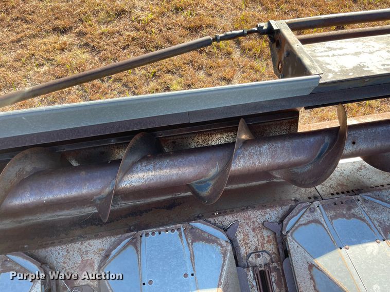 image for item JD9266 Gleaner 830N  corn head