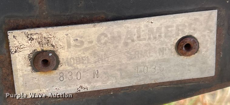 image for item JD9266 Gleaner 830N  corn head