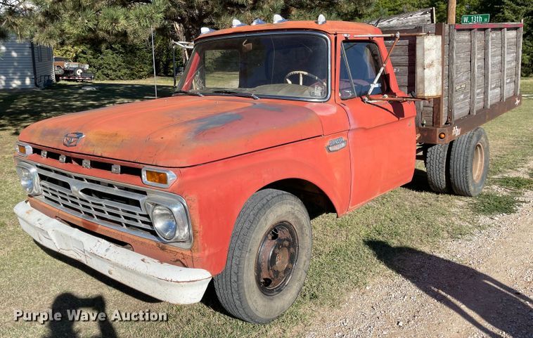 image for item JD9341 1966 Ford 350  grain truck