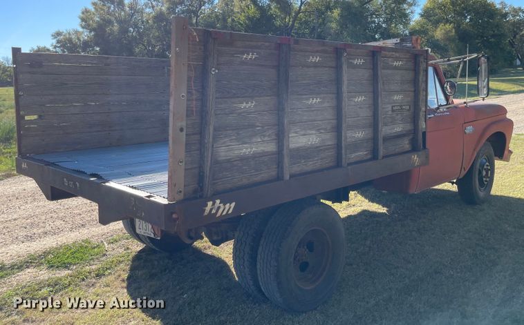 image for item JD9341 1966 Ford 350  grain truck