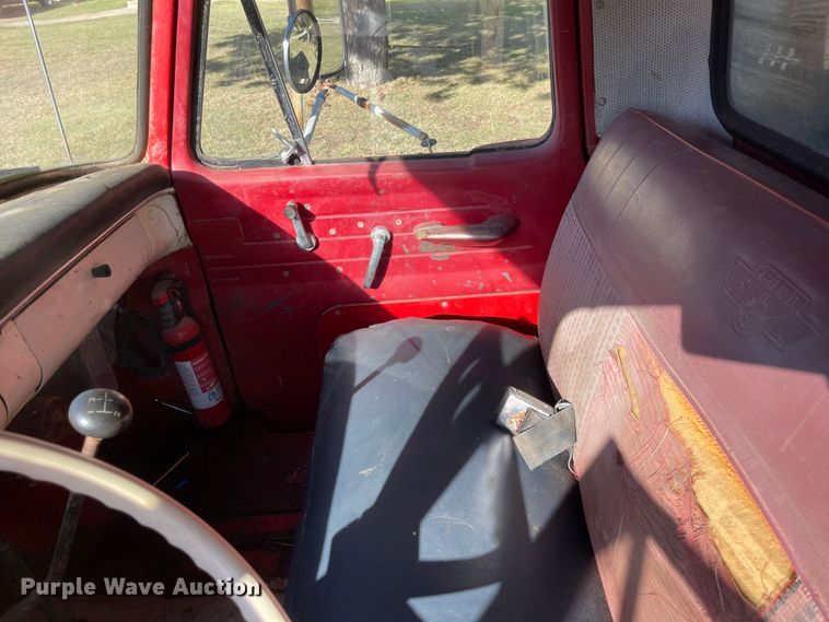 image for item JD9341 1966 Ford 350  grain truck