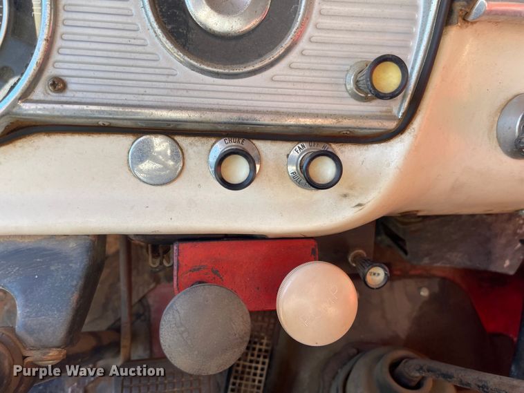 image for item JD9341 1966 Ford 350  grain truck