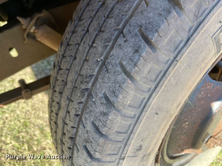 image for item JD9341 1966 Ford 350  grain truck