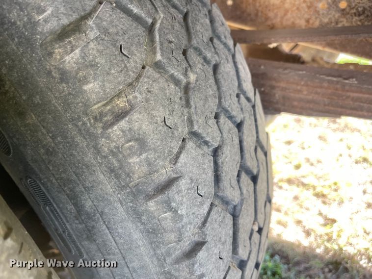 image for item JD9341 1966 Ford 350  grain truck