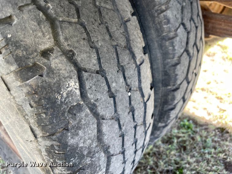 image for item JD9341 1966 Ford 350  grain truck