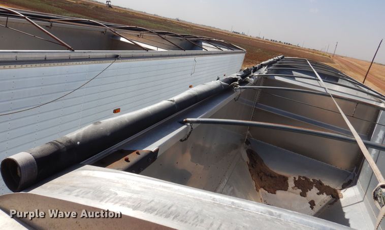 image for item JJ9663 2011 Timpte Super Hopper 4066  grain trailer