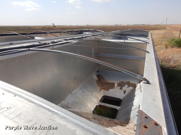 image for item JJ9663 2011 Timpte Super Hopper 4066  grain trailer