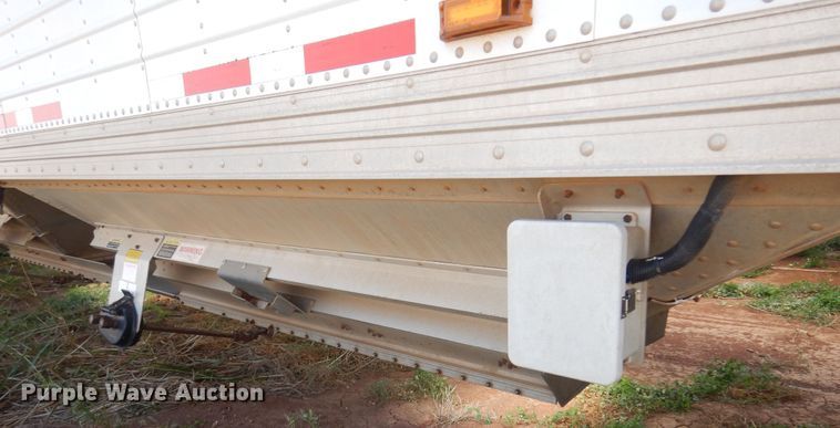 image for item JJ9663 2011 Timpte Super Hopper 4066  grain trailer