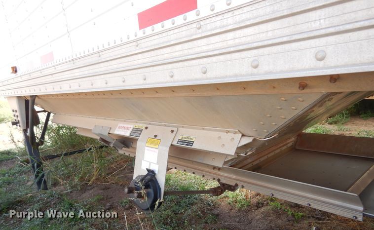 image for item JJ9663 2011 Timpte Super Hopper 4066  grain trailer