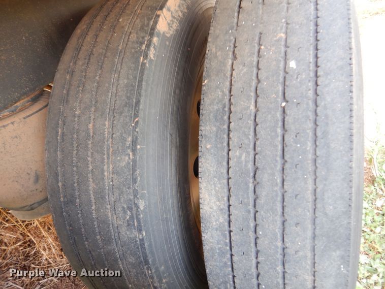 image for item JJ9663 2011 Timpte Super Hopper 4066  grain trailer