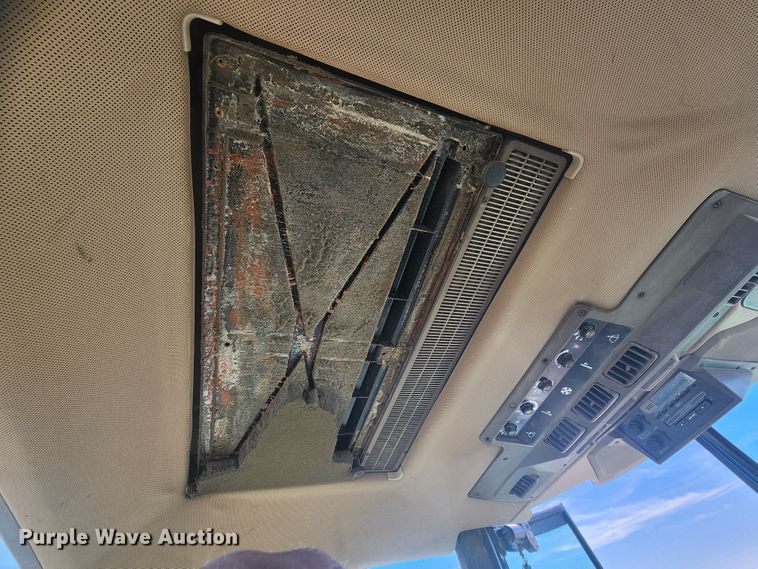 image for item KC9403 1993 John Deere 4960  MFWD tractor