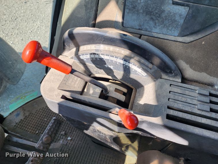 image for item KC9403 1993 John Deere 4960  MFWD tractor