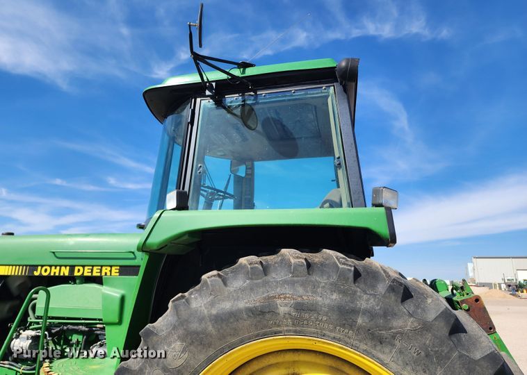 image for item KC9403 1993 John Deere 4960  MFWD tractor