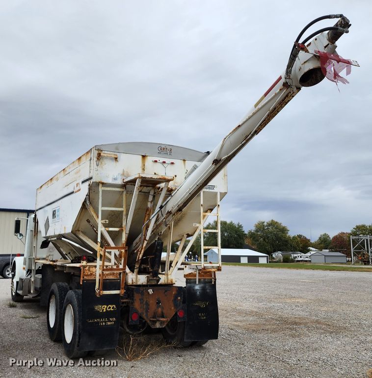 image for item KH9188 1995 Freightliner FLD  fertilizer delivery truck