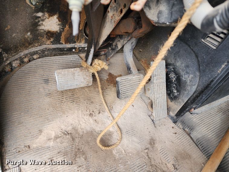 image for item KH9188 1995 Freightliner FLD  fertilizer delivery truck