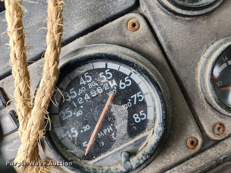 image for item KH9188 1995 Freightliner FLD  fertilizer delivery truck