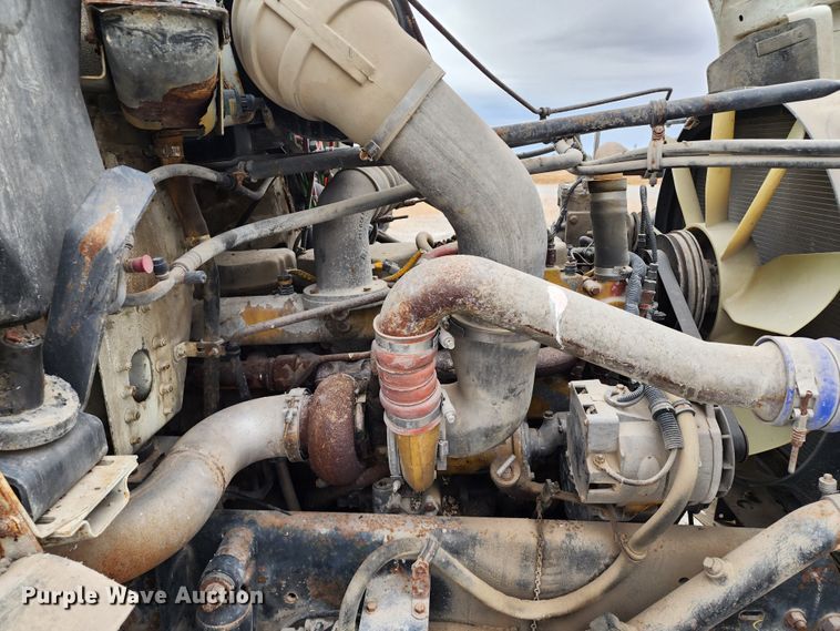 image for item KH9188 1995 Freightliner FLD  fertilizer delivery truck