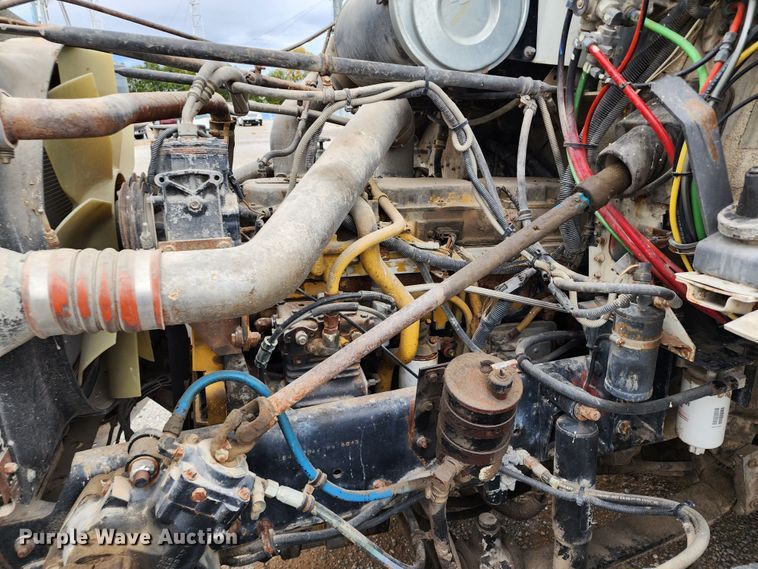 image for item KH9188 1995 Freightliner FLD  fertilizer delivery truck