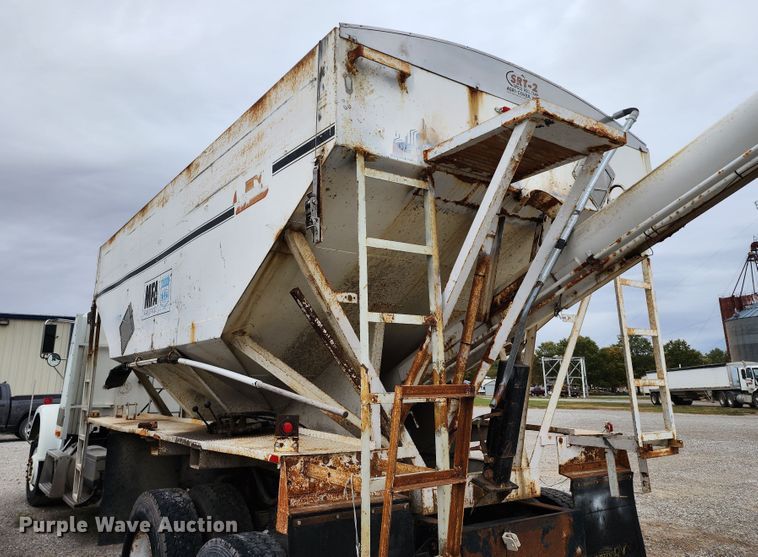 image for item KH9188 1995 Freightliner FLD  fertilizer delivery truck