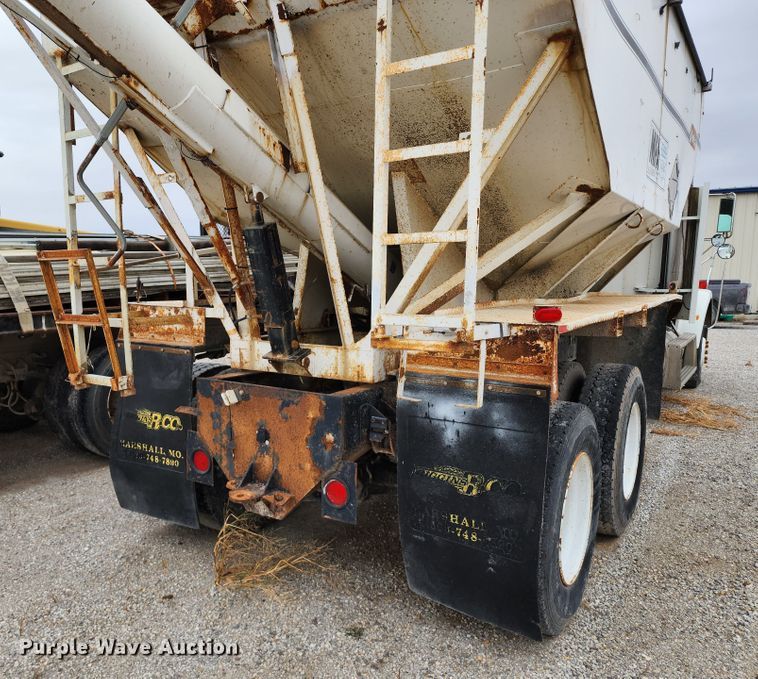 image for item KH9188 1995 Freightliner FLD  fertilizer delivery truck