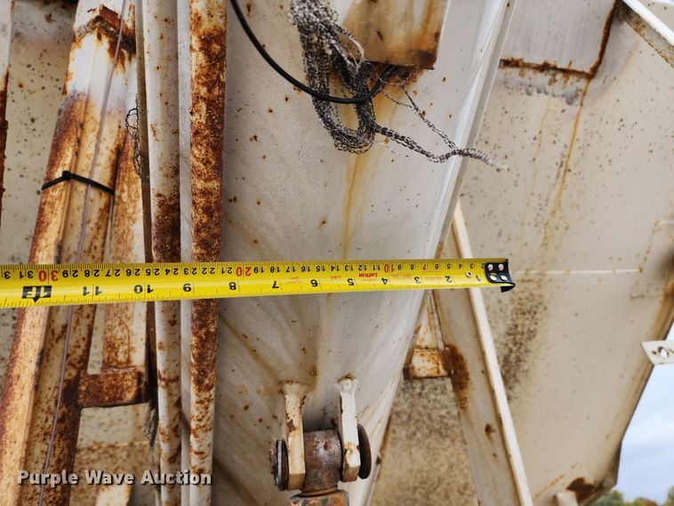 image for item KH9188 1995 Freightliner FLD  fertilizer delivery truck