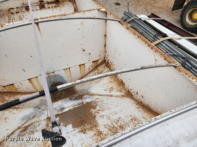 image for item KH9188 1995 Freightliner FLD  fertilizer delivery truck