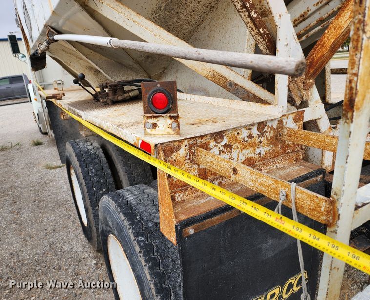 image for item KH9188 1995 Freightliner FLD  fertilizer delivery truck