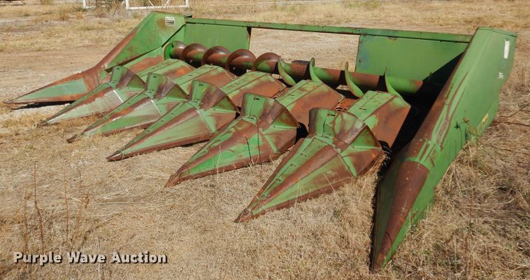 image for item KU9643 John Deere 643  corn head