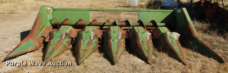 image for item KU9643 John Deere 643  corn head