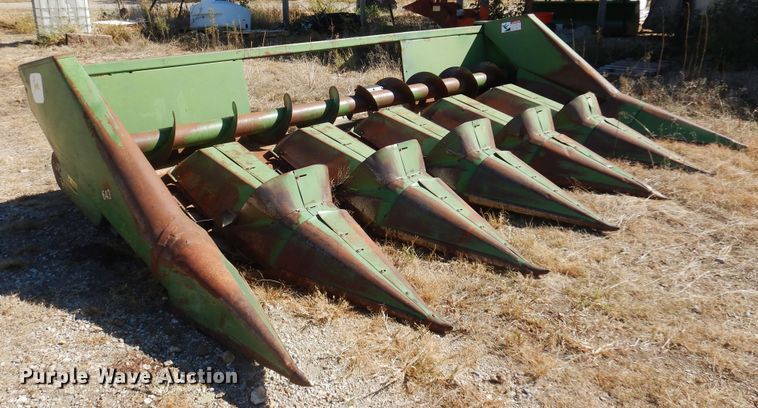 image for item KU9643 John Deere 643  corn head
