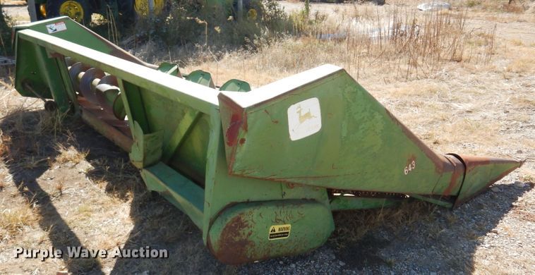 image for item KU9643 John Deere 643  corn head