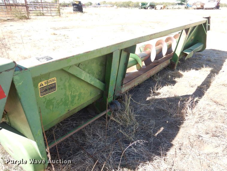 image for item KU9643 John Deere 643  corn head