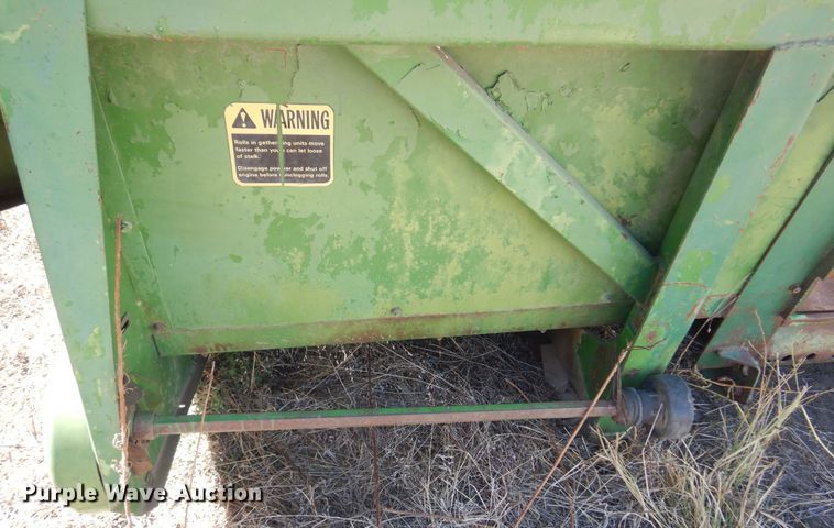 image for item KU9643 John Deere 643  corn head