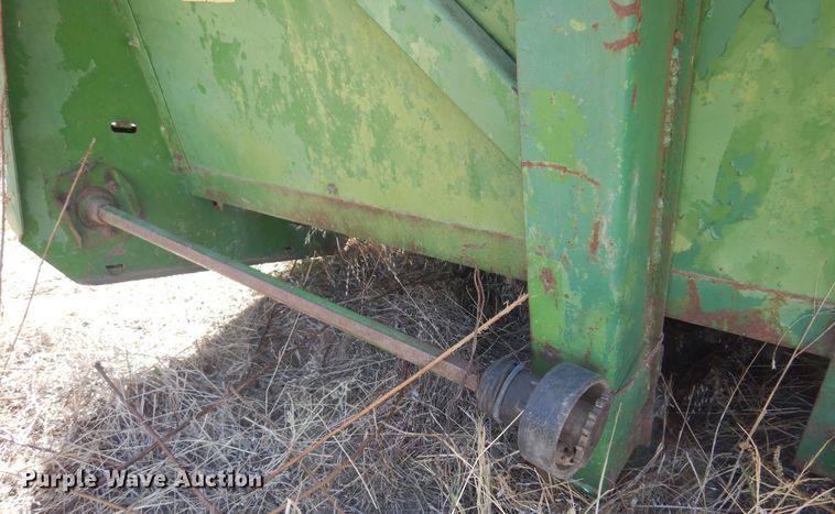 image for item KU9643 John Deere 643  corn head