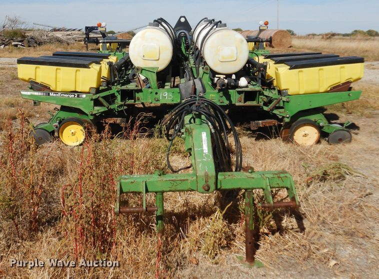 image for item KU9644 John Deere 7200 Max Emerge 2  planter