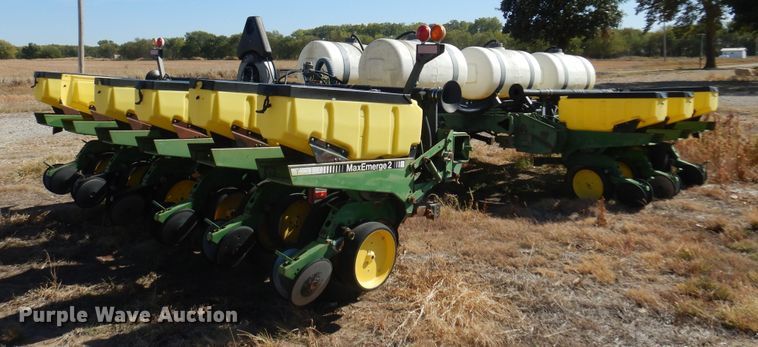 image for item KU9644 John Deere 7200 Max Emerge 2  planter