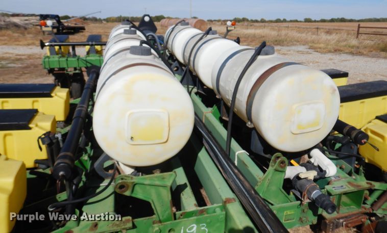 image for item KU9644 John Deere 7200 Max Emerge 2  planter