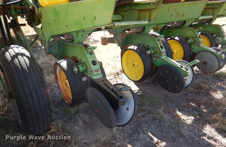 image for item KU9644 John Deere 7200 Max Emerge 2  planter