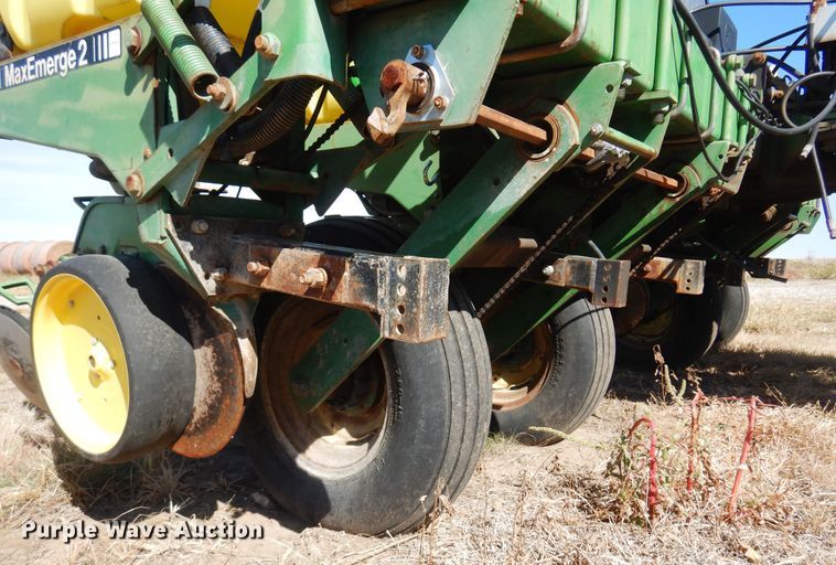 image for item KU9644 John Deere 7200 Max Emerge 2  planter