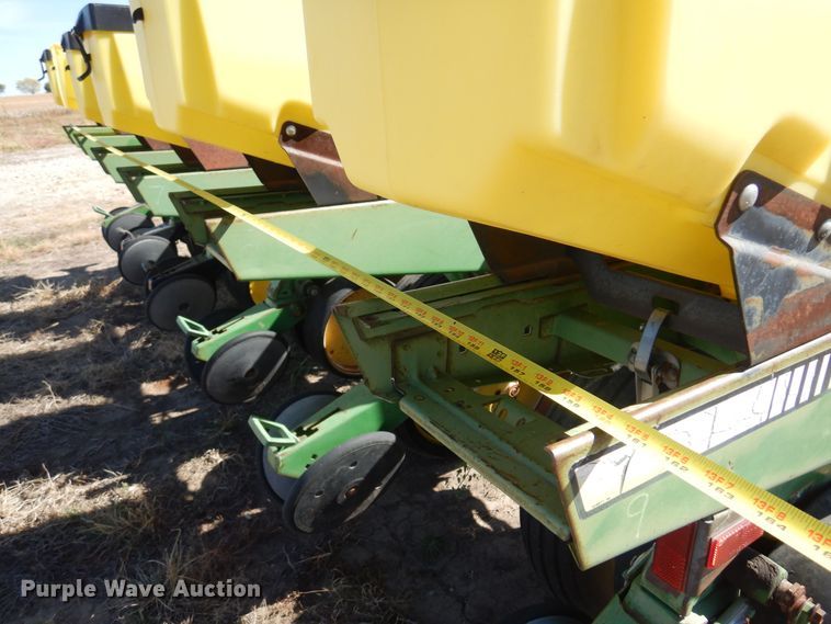 image for item KU9644 John Deere 7200 Max Emerge 2  planter