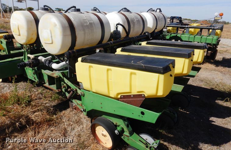 image for item KU9644 John Deere 7200 Max Emerge 2  planter