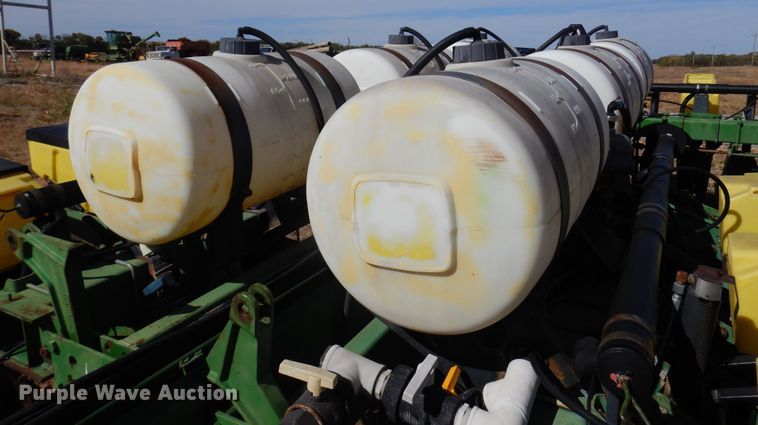 image for item KU9644 John Deere 7200 Max Emerge 2  planter