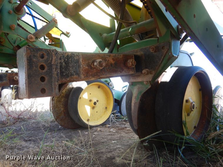 image for item KU9644 John Deere 7200 Max Emerge 2  planter