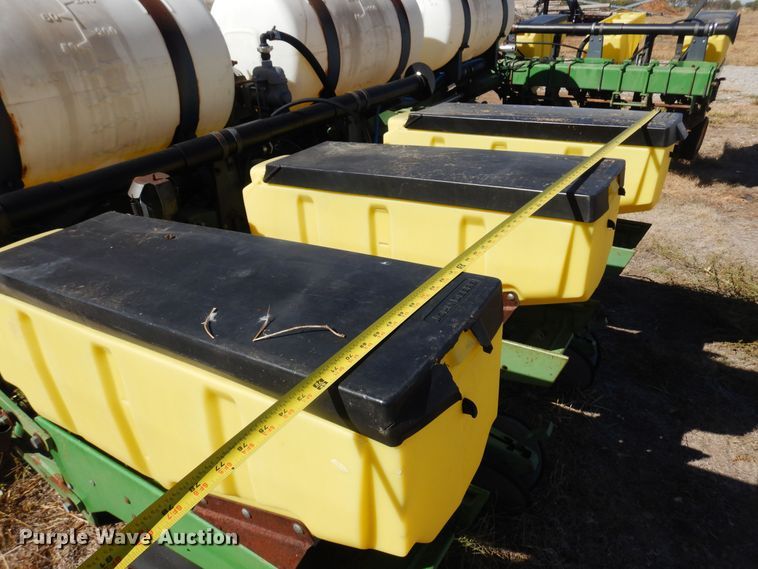 image for item KU9644 John Deere 7200 Max Emerge 2  planter