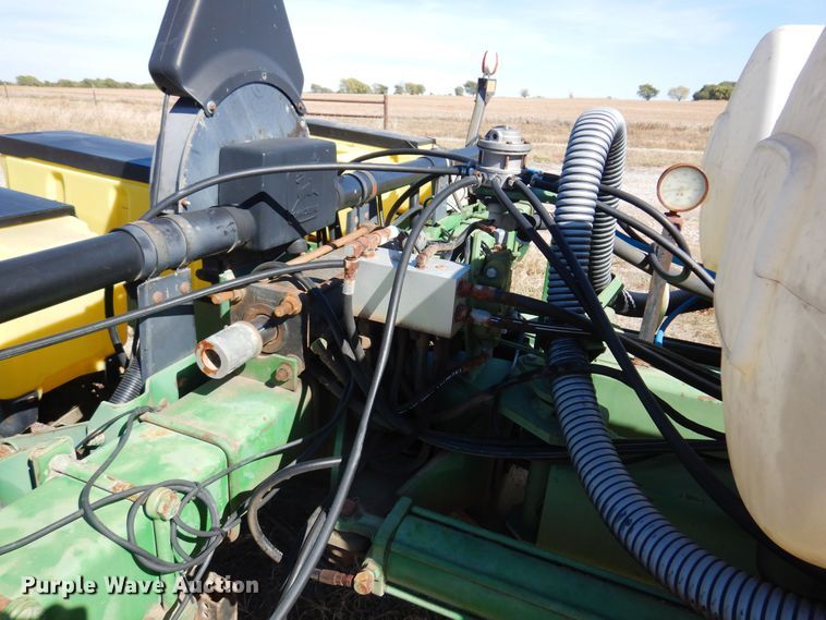 image for item KU9644 John Deere 7200 Max Emerge 2  planter