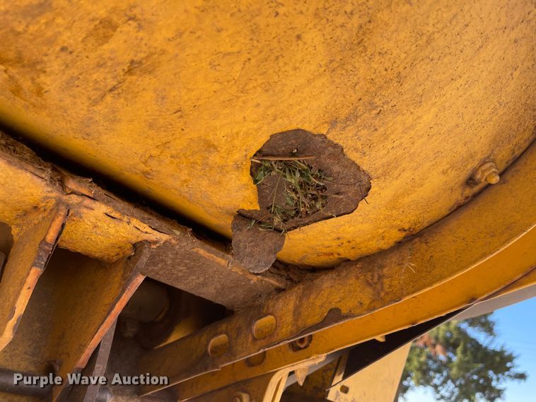 image for item LF9278 2008 New Holland H8060  windrower
