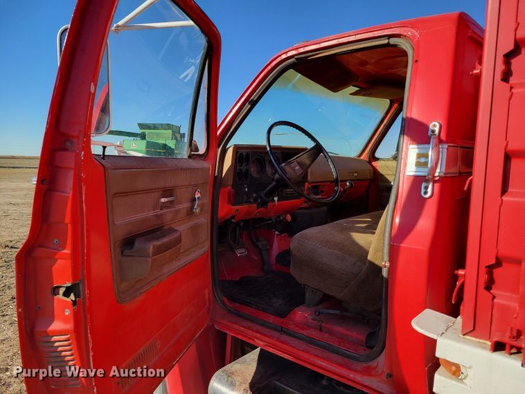 image for item LG9300 1974 Chevrolet C65  grain truck