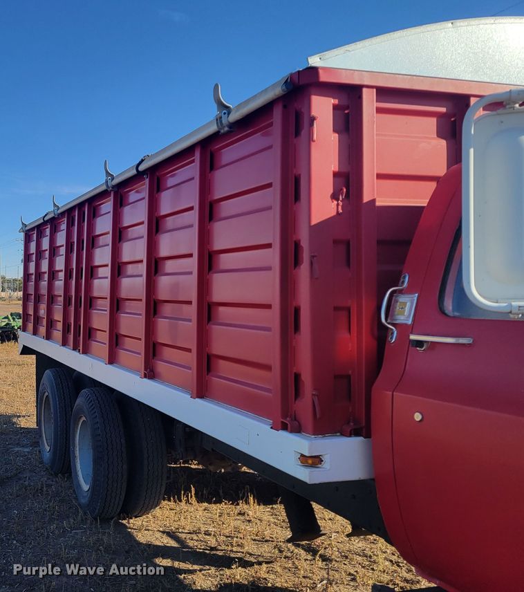 image for item LG9300 1974 Chevrolet C65  grain truck