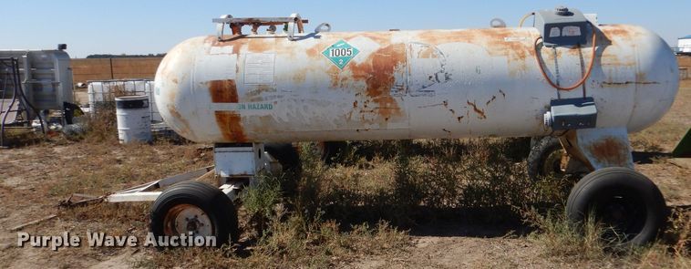 image for item LG9301 (2) anhydrous tanks