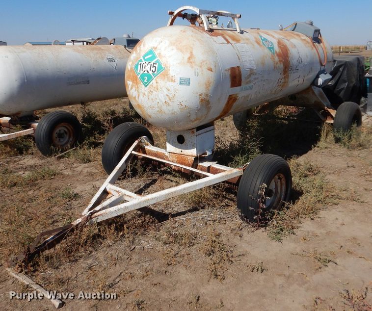 image for item LG9301 (2) anhydrous tanks